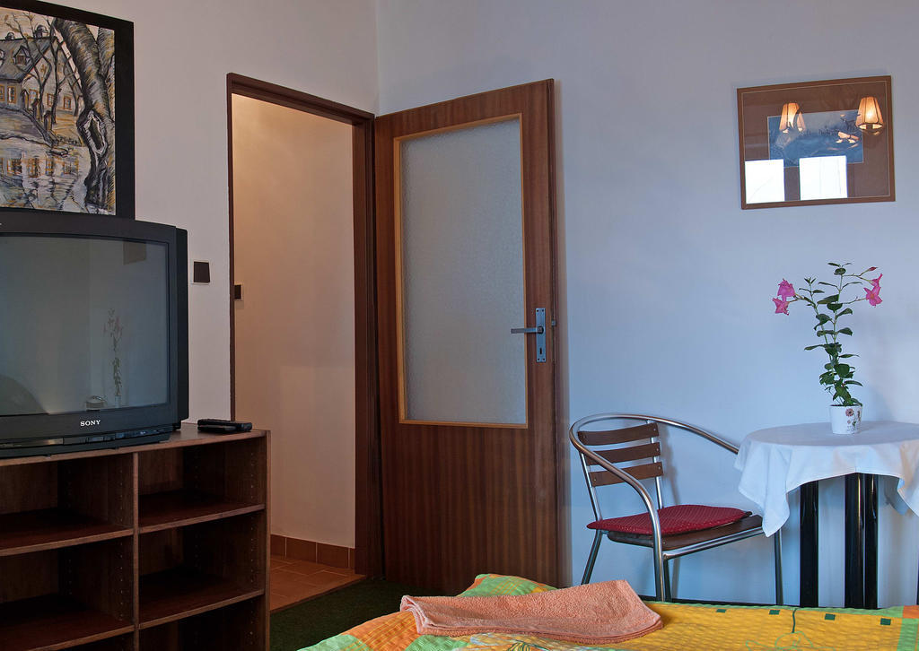 Lovecky Hotel Jivak Loučeň 部屋 写真
