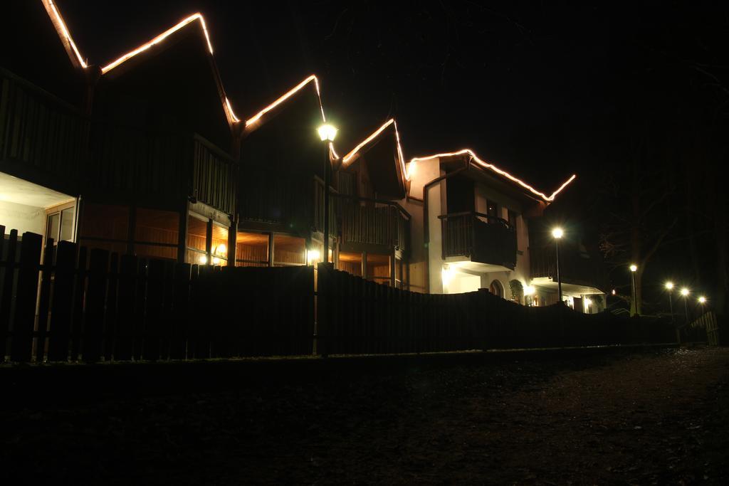 Lovecky Hotel Jivak Loučeň エクステリア 写真