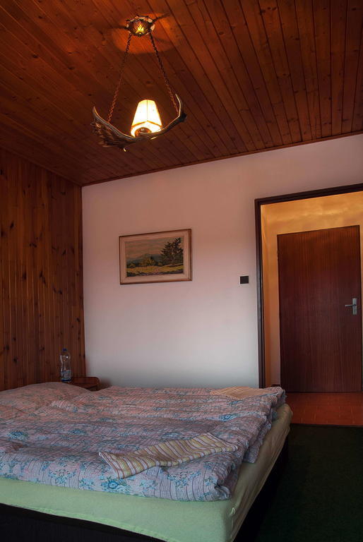 Lovecky Hotel Jivak Loučeň 部屋 写真