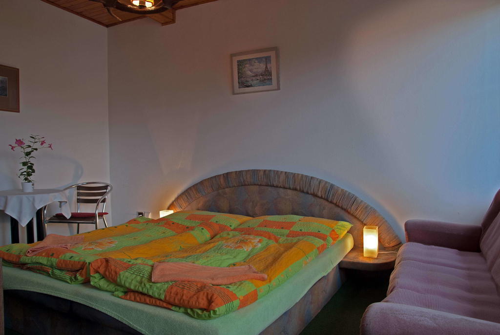 Lovecky Hotel Jivak Loučeň 部屋 写真