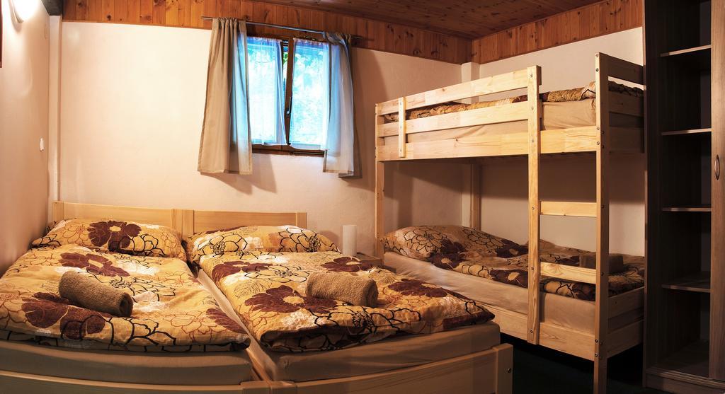 Lovecky Hotel Jivak Loučeň エクステリア 写真