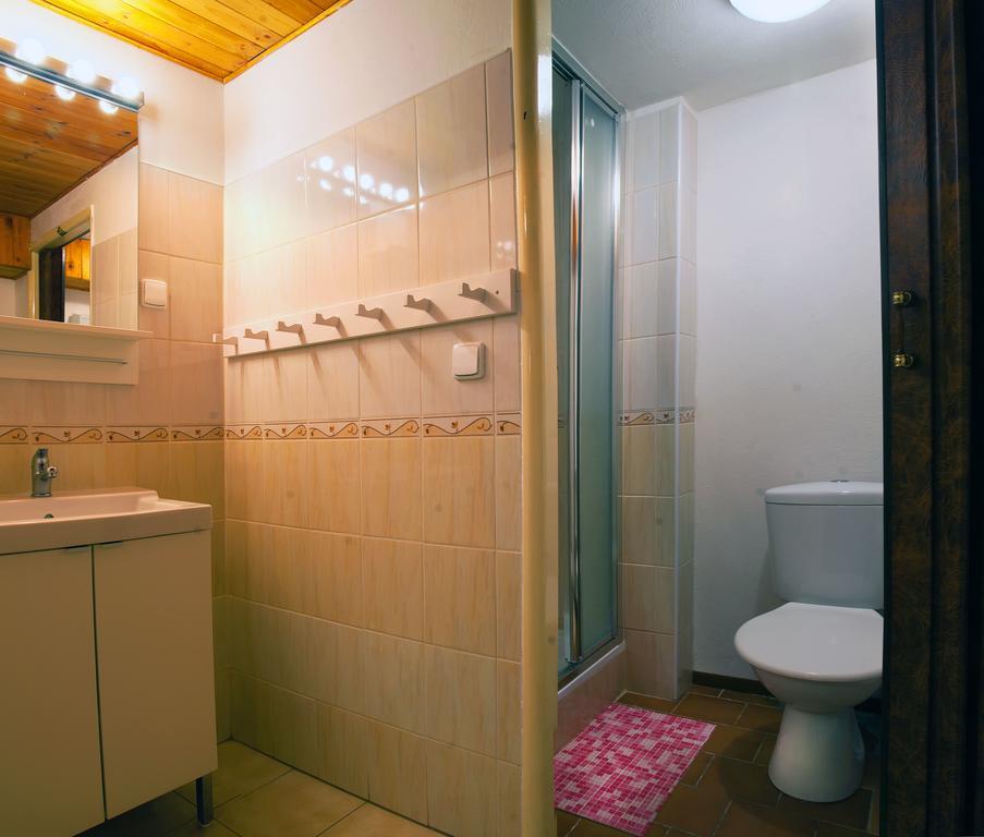 Lovecky Hotel Jivak Loučeň エクステリア 写真